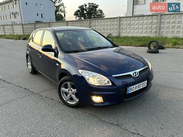 Синий Хендай i30, объемом двигателя 2 л и пробегом 222 тыс. км за 6750 $, фото 2 на Automoto.ua