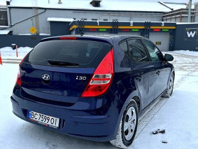 Синій Хендай i30, об'ємом двигуна 1.4 л та пробігом 154 тис. км за 6300 $, фото 3 на Automoto.ua