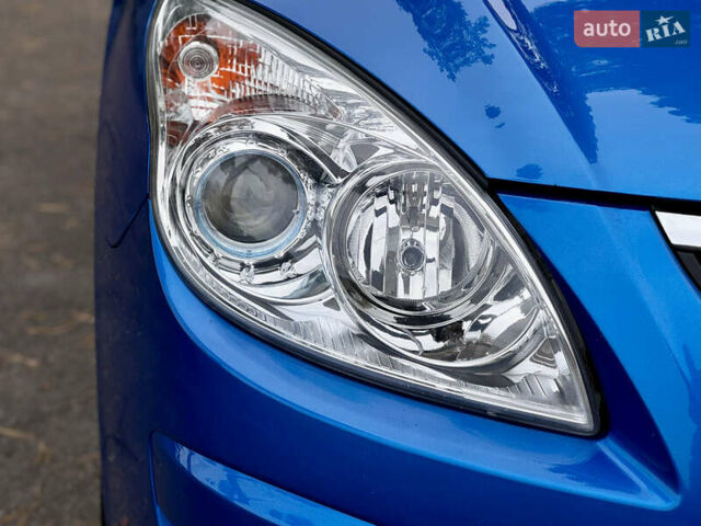 Синий Хендай i30, объемом двигателя 1.6 л и пробегом 189 тыс. км за 7900 $, фото 10 на Automoto.ua