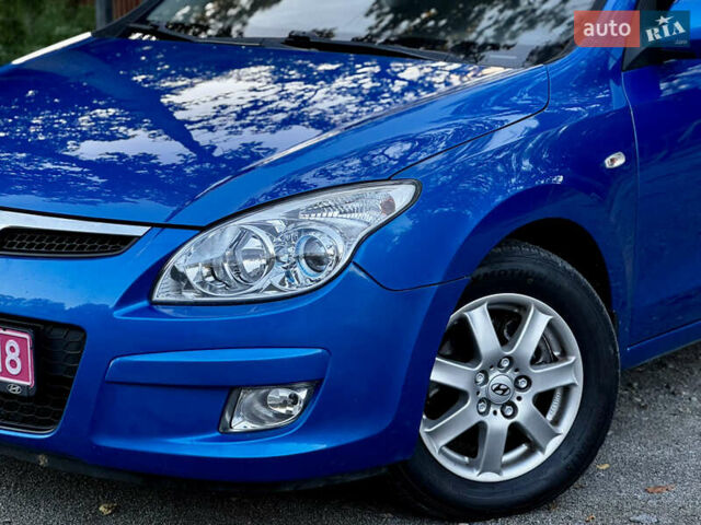 Синий Хендай i30, объемом двигателя 1.6 л и пробегом 189 тыс. км за 7900 $, фото 1 на Automoto.ua