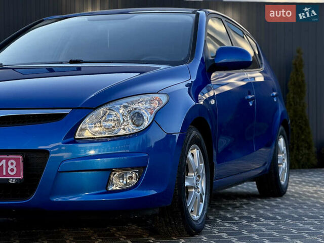 Синий Хендай i30, объемом двигателя 1.6 л и пробегом 192 тыс. км за 7800 $, фото 3 на Automoto.ua