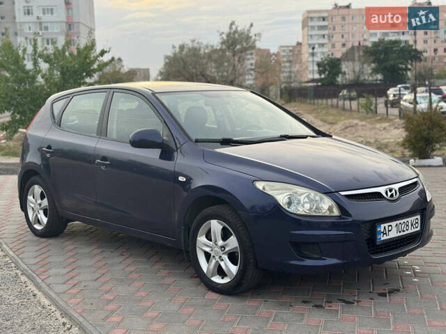 Синий Хендай i30, объемом двигателя 1.4 л и пробегом 260 тыс. км за 4450 $, фото 7 на Automoto.ua