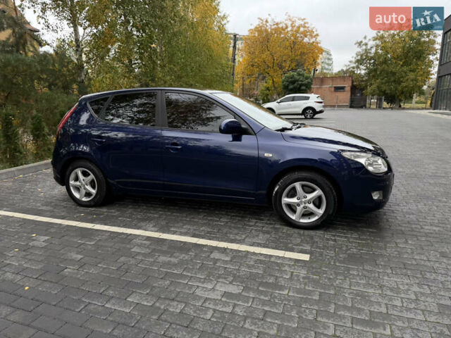Синий Хендай i30, объемом двигателя 1.4 л и пробегом 191 тыс. км за 6200 $, фото 50 на Automoto.ua