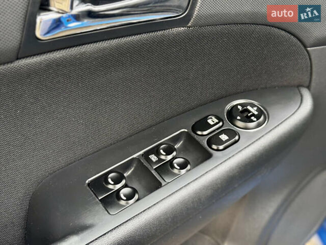 Синий Хендай i30, объемом двигателя 1.6 л и пробегом 189 тыс. км за 7999 $, фото 31 на Automoto.ua