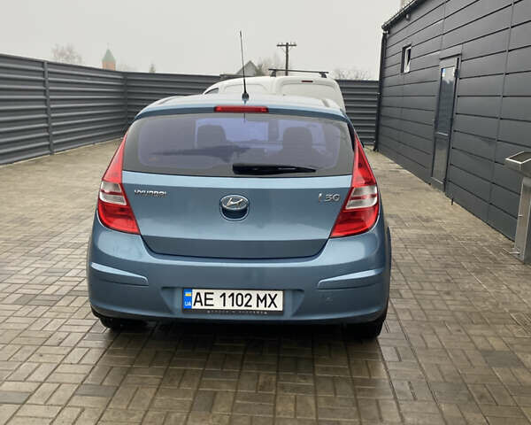 Синий Хендай i30, объемом двигателя 1.4 л и пробегом 194 тыс. км за 5500 $, фото 6 на Automoto.ua