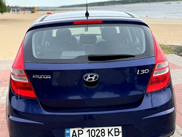 Синий Хендай i30, объемом двигателя 1.4 л и пробегом 260 тыс. км за 4950 $, фото 3 на Automoto.ua