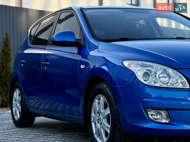 Синий Хендай i30, объемом двигателя 1.6 л и пробегом 192 тыс. км за 7800 $, фото 8 на Automoto.ua