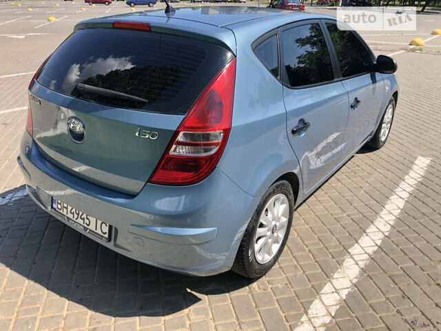 Синий Хендай i30, объемом двигателя 1.4 л и пробегом 217 тыс. км за 5500 $, фото 12 на Automoto.ua