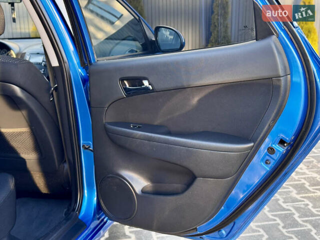 Синий Хендай i30, объемом двигателя 1.6 л и пробегом 192 тыс. км за 7800 $, фото 44 на Automoto.ua