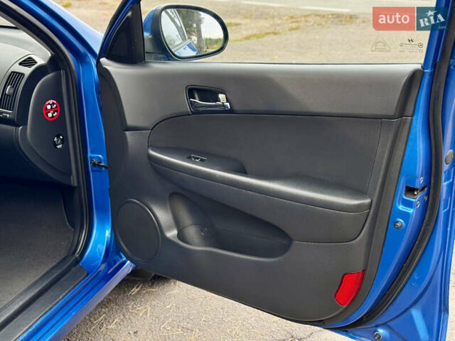 Синий Хендай i30, объемом двигателя 1.6 л и пробегом 189 тыс. км за 7900 $, фото 44 на Automoto.ua