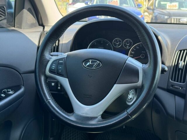 Синий Хендай i30, объемом двигателя 1.6 л и пробегом 213 тыс. км за 6900 $, фото 10 на Automoto.ua