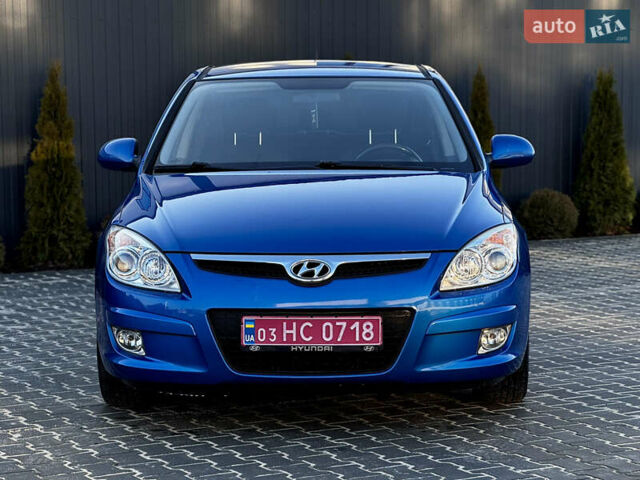 Синий Хендай i30, объемом двигателя 1.6 л и пробегом 192 тыс. км за 7800 $, фото 2 на Automoto.ua