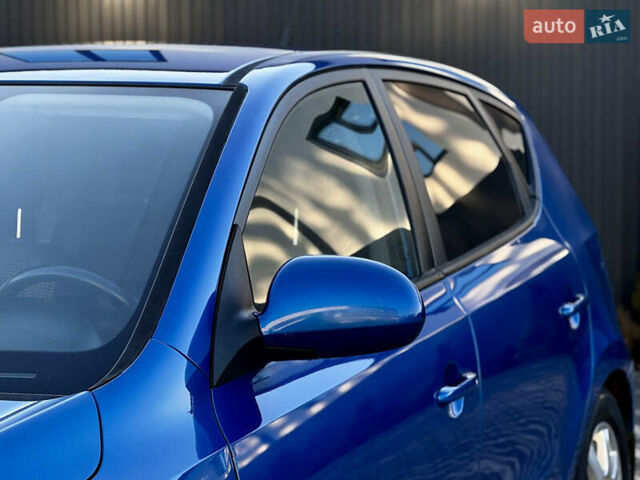 Синий Хендай i30, объемом двигателя 1.6 л и пробегом 192 тыс. км за 7800 $, фото 14 на Automoto.ua