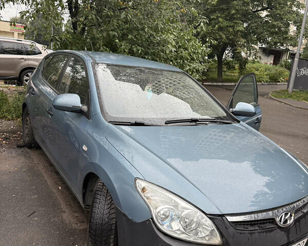 Синий Хендай i30, объемом двигателя 1.4 л и пробегом 124 тыс. км за 4500 $, фото 1 на Automoto.ua