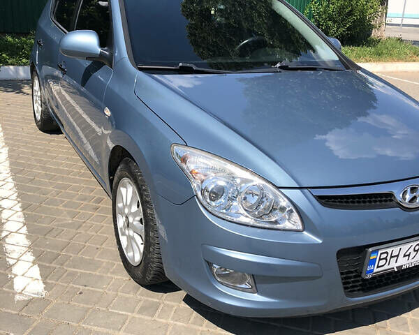 Синий Хендай i30, объемом двигателя 1.4 л и пробегом 217 тыс. км за 5500 $, фото 1 на Automoto.ua