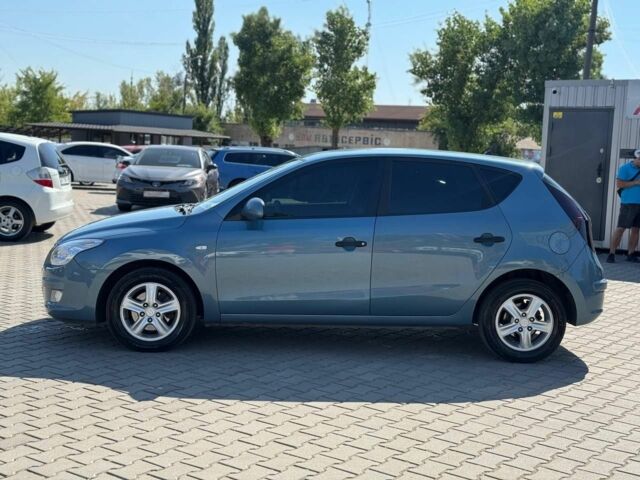 Синий Хендай i30, объемом двигателя 1.6 л и пробегом 213 тыс. км за 6900 $, фото 3 на Automoto.ua