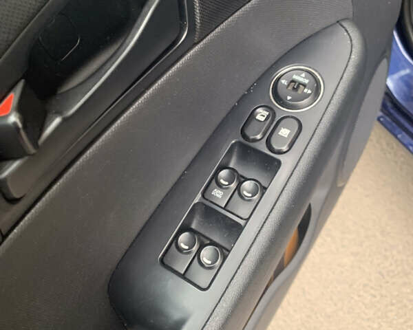 Синий Хендай i30, объемом двигателя 1.4 л и пробегом 212 тыс. км за 5800 $, фото 6 на Automoto.ua