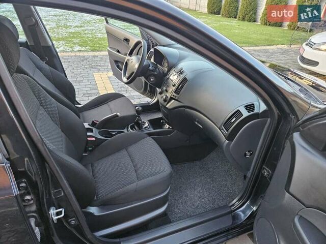 Синий Хендай i30, объемом двигателя 1.4 л и пробегом 184 тыс. км за 5500 $, фото 14 на Automoto.ua