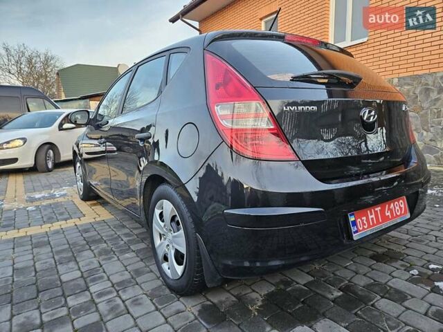 Синий Хендай i30, объемом двигателя 1.4 л и пробегом 184 тыс. км за 5500 $, фото 2 на Automoto.ua