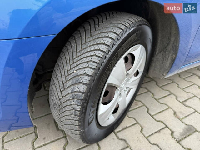 Синий Хендай i30, объемом двигателя 1.4 л и пробегом 235 тыс. км за 6350 $, фото 24 на Automoto.ua