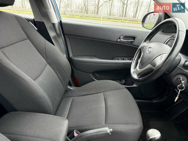 Синий Хендай i30, объемом двигателя 1.4 л и пробегом 235 тыс. км за 6350 $, фото 9 на Automoto.ua