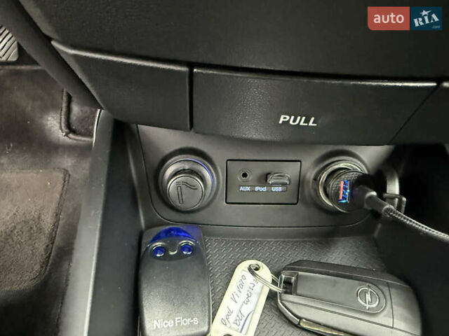 Синий Хендай i30, объемом двигателя 1.4 л и пробегом 235 тыс. км за 6350 $, фото 19 на Automoto.ua