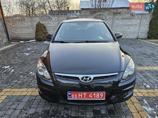 Синий Хендай i30, объемом двигателя 1.4 л и пробегом 184 тыс. км за 5500 $, фото 8 на Automoto.ua