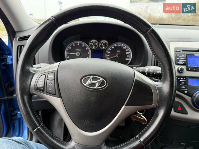Синий Хендай i30, объемом двигателя 1.4 л и пробегом 235 тыс. км за 6350 $, фото 17 на Automoto.ua