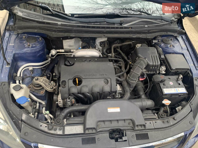 Синий Хендай i30, объемом двигателя 1.4 л и пробегом 212 тыс. км за 5800 $, фото 10 на Automoto.ua