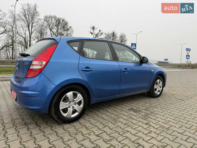 Синий Хендай i30, объемом двигателя 1.4 л и пробегом 235 тыс. км за 6350 $, фото 3 на Automoto.ua