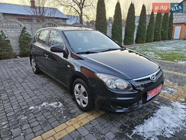 Синий Хендай i30, объемом двигателя 1.4 л и пробегом 184 тыс. км за 5500 $, фото 6 на Automoto.ua