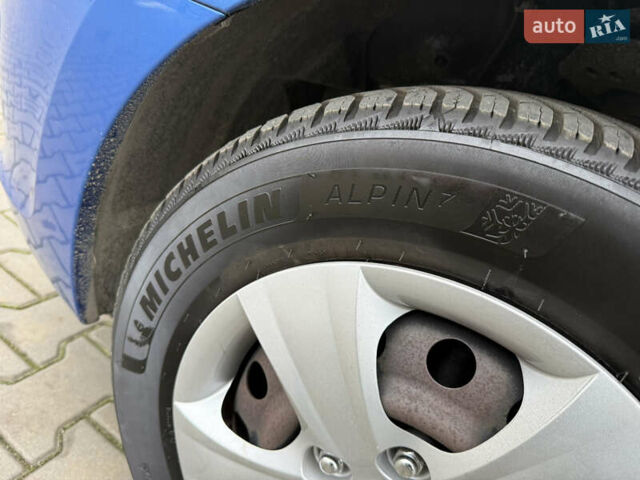 Синий Хендай i30, объемом двигателя 1.4 л и пробегом 235 тыс. км за 6350 $, фото 20 на Automoto.ua