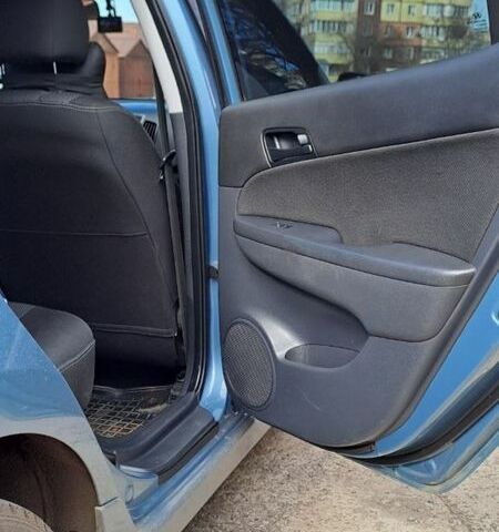 Синий Хендай i30, объемом двигателя 1.6 л и пробегом 133 тыс. км за 7300 $, фото 16 на Automoto.ua