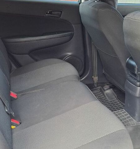 Синий Хендай i30, объемом двигателя 1.6 л и пробегом 133 тыс. км за 7300 $, фото 13 на Automoto.ua