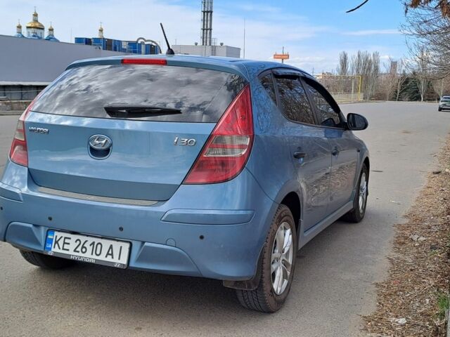 Синий Хендай i30, объемом двигателя 1.6 л и пробегом 134 тыс. км за 7200 $, фото 3 на Automoto.ua
