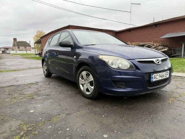 Синий Хендай i30, объемом двигателя 1.4 л и пробегом 251 тыс. км за 4100 $, фото 1 на Automoto.ua