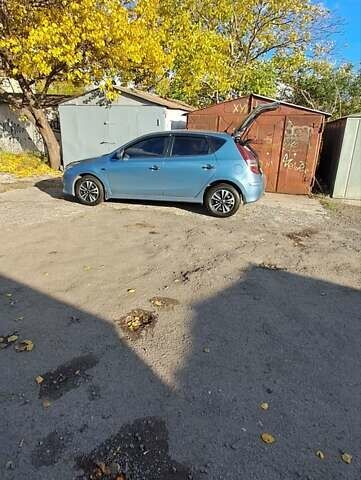 Синий Хендай i30, объемом двигателя 1.59 л и пробегом 139 тыс. км за 7200 $, фото 2 на Automoto.ua