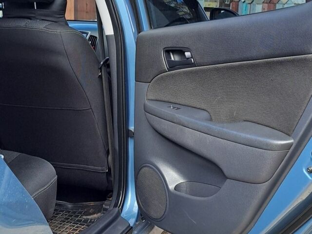 Синий Хендай i30, объемом двигателя 1.6 л и пробегом 134 тыс. км за 7200 $, фото 7 на Automoto.ua