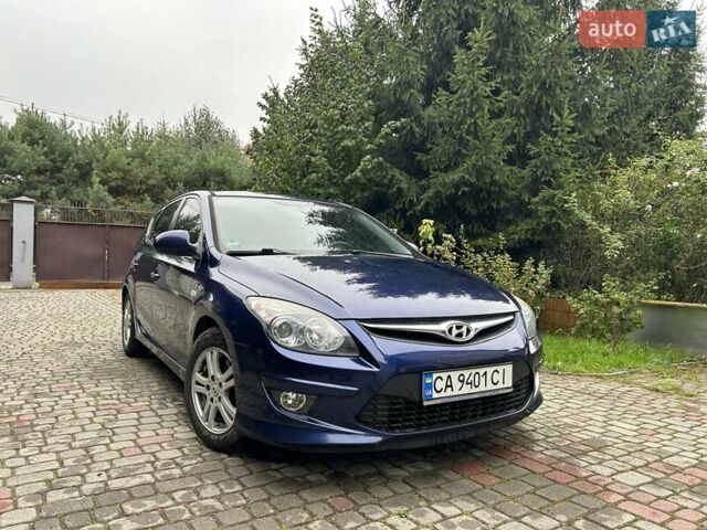 Синий Хендай i30, объемом двигателя 1.4 л и пробегом 155 тыс. км за 6700 $, фото 2 на Automoto.ua