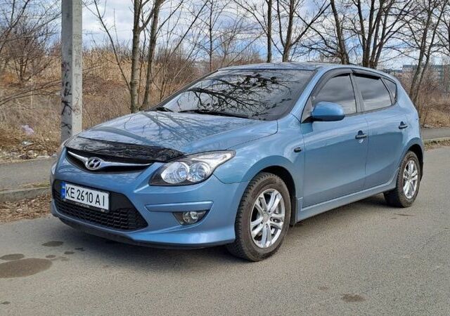 Синий Хендай i30, объемом двигателя 1.6 л и пробегом 133 тыс. км за 7300 $, фото 8 на Automoto.ua