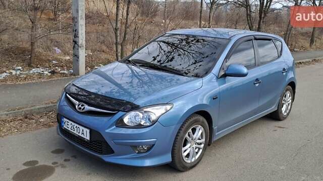 Синий Хендай i30, объемом двигателя 1.59 л и пробегом 139 тыс. км за 7200 $, фото 6 на Automoto.ua