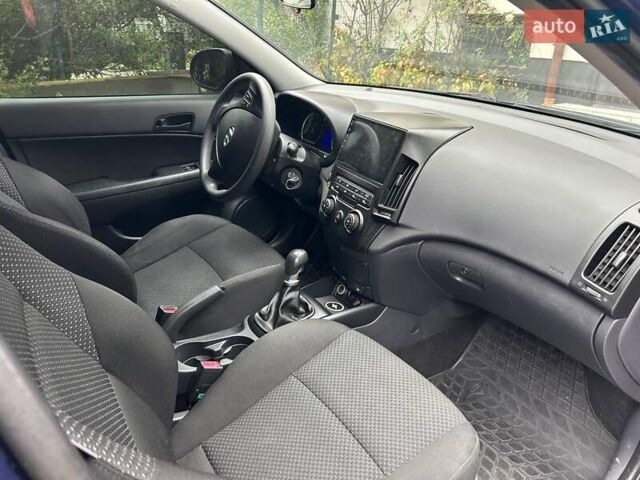 Синий Хендай i30, объемом двигателя 1.4 л и пробегом 155 тыс. км за 6700 $, фото 25 на Automoto.ua