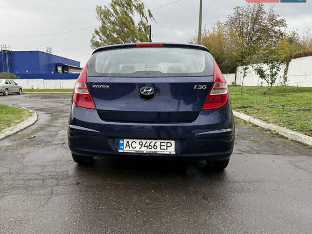 Синий Хендай i30, объемом двигателя 1.4 л и пробегом 251 тыс. км за 4100 $, фото 4 на Automoto.ua