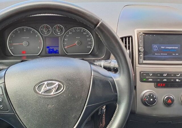 Синий Хендай i30, объемом двигателя 1.6 л и пробегом 133 тыс. км за 7300 $, фото 12 на Automoto.ua