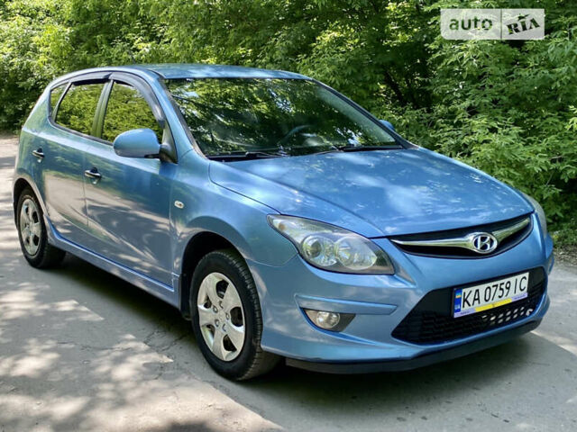 Синій Хендай i30, об'ємом двигуна 1.4 л та пробігом 235 тис. км за 6200 $, фото 4 на Automoto.ua