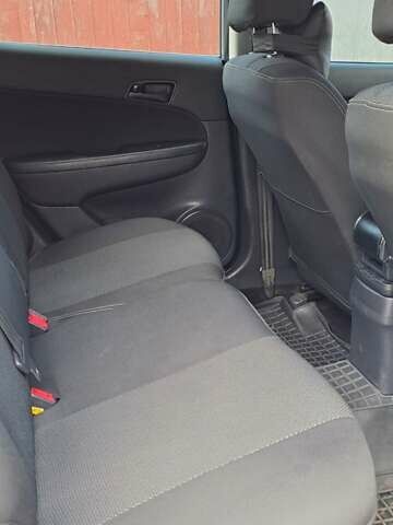 Синий Хендай i30, объемом двигателя 1.59 л и пробегом 139 тыс. км за 7200 $, фото 12 на Automoto.ua