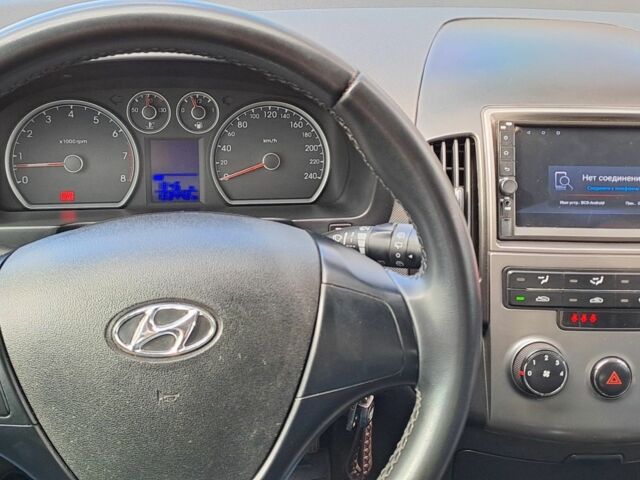 Синий Хендай i30, объемом двигателя 1.6 л и пробегом 134 тыс. км за 7200 $, фото 4 на Automoto.ua