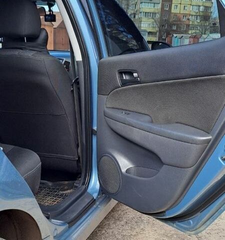 Синий Хендай i30, объемом двигателя 1.6 л и пробегом 133 тыс. км за 7300 $, фото 14 на Automoto.ua