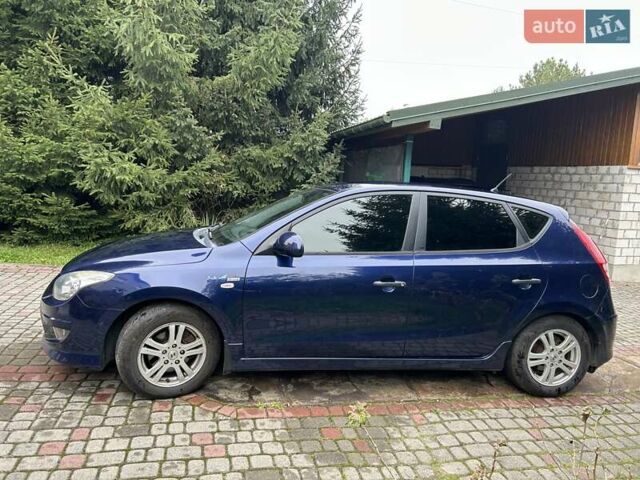 Синий Хендай i30, объемом двигателя 1.4 л и пробегом 155 тыс. км за 6700 $, фото 4 на Automoto.ua