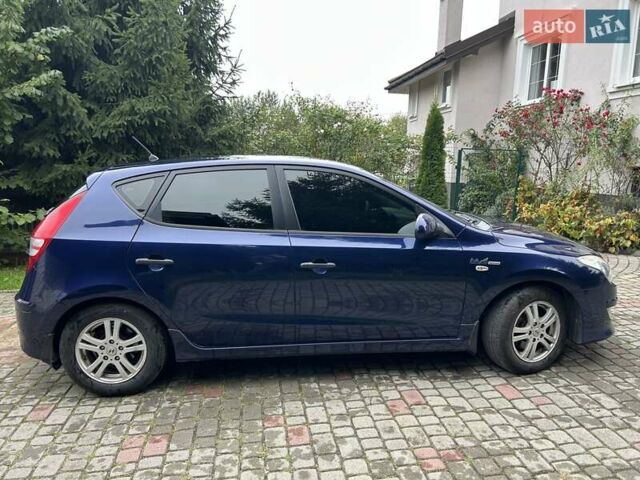 Синий Хендай i30, объемом двигателя 1.4 л и пробегом 155 тыс. км за 6700 $, фото 3 на Automoto.ua